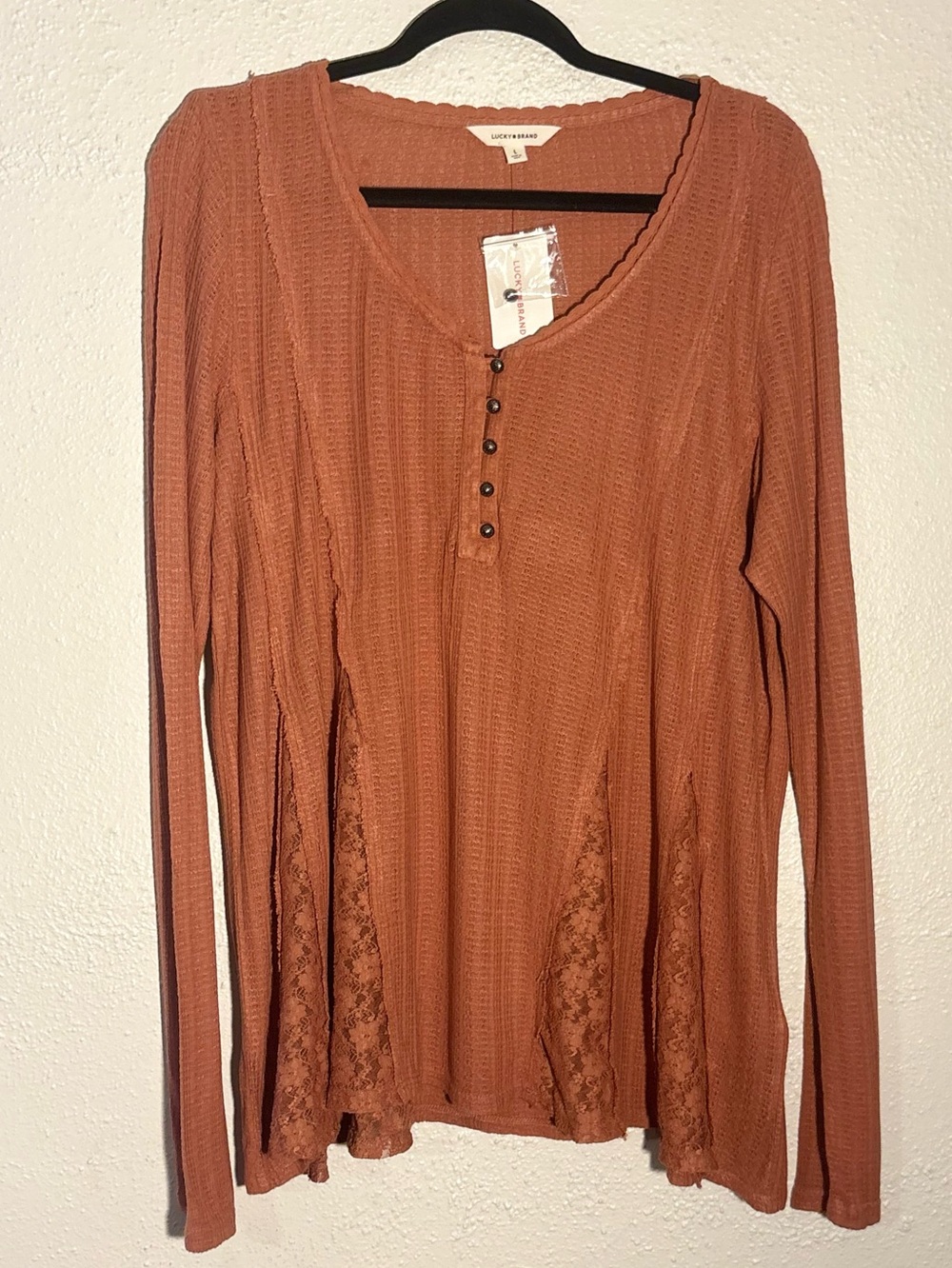 Lucky Brand Women's Henley Lace Godet Swing Top Size L Coral  Linen Blend NWT - Picture 3 of 8
